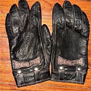 Women’s Harley Davidson leather black and pink gloves, size medium